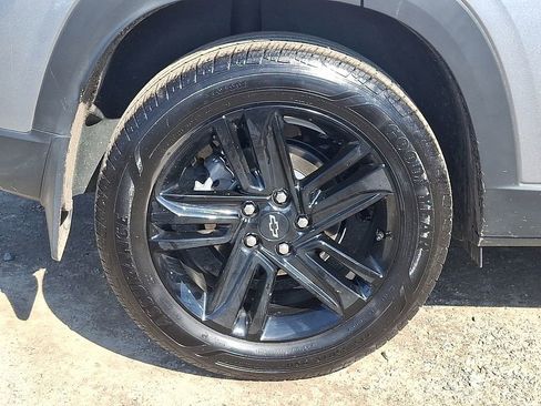 Used 2025 Chevrolet Trax ACTIV w/ Sunroof Package image 34