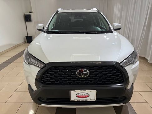Certified 2022 Toyota Corolla Cross LE w/ Moonroof Package AWD/4WD image 8