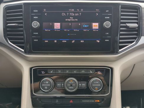 Used 2023 Volkswagen Atlas SE w/ Panoramic Sunroof Package FWD image 25