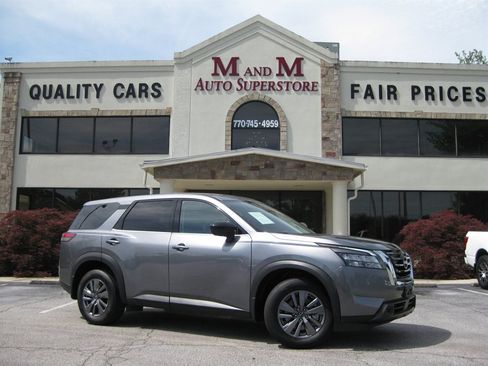Used 2025 Nissan Pathfinder S FWD image 1