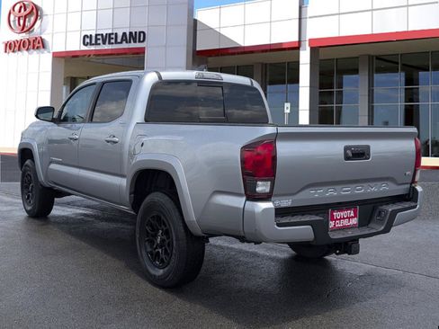 Used 2022 Toyota Tacoma SR5 w/ Technology Package RWD image 4