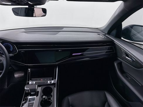 Used 2021 Audi Q8 Premium Plus image 25