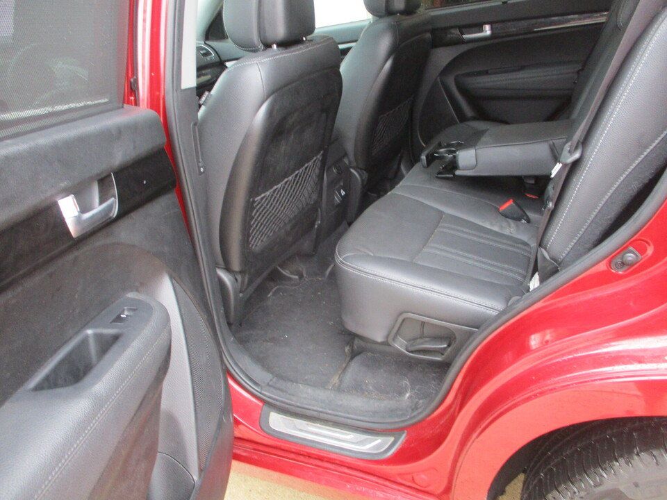 Used 2014 Kia Sorento SX w/ 3rd Row Package AWD/4WD image 8