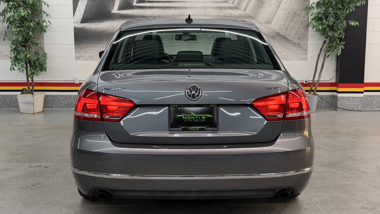 Used 2014 Volkswagen Passat 3.6 SEL Premium FWD image 8