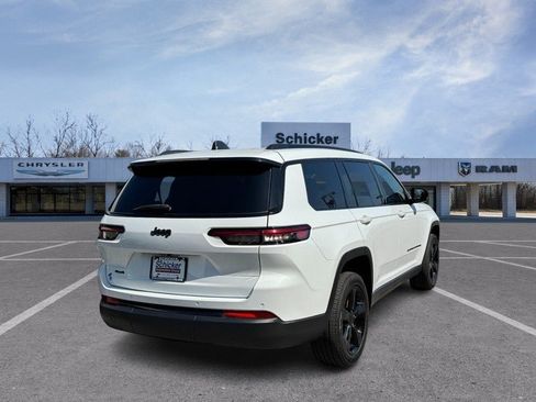 Used 2023 Jeep Grand Cherokee L Laredo AWD/4WD image 3