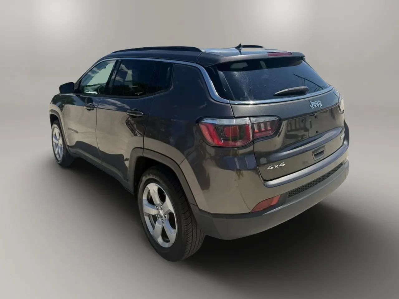 Used 2018 Jeep Compass Latitude AWD/4WD image 5