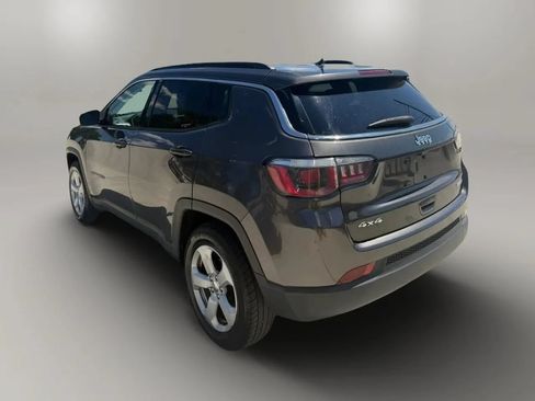 Used 2018 Jeep Compass Latitude AWD/4WD image 5