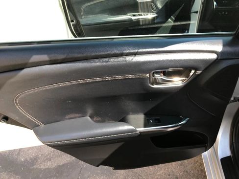 Used 2013 Toyota Avalon XLE Touring FWD image 25