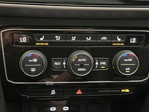 Used 2022 Volkswagen Atlas SE image 26