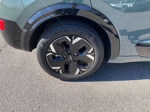 Used 2025 Kia Niro Wind FWD image 5
