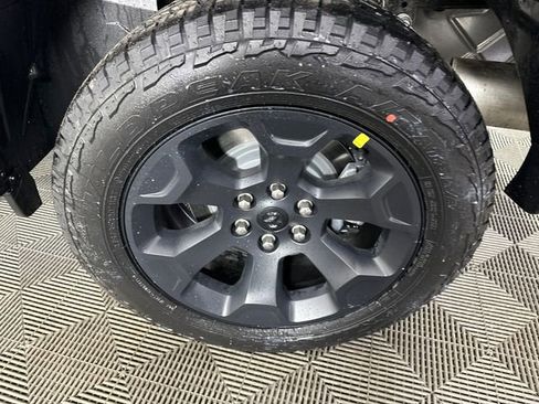 New 2026 RAM 1500 4x4 Crew Cab image 5