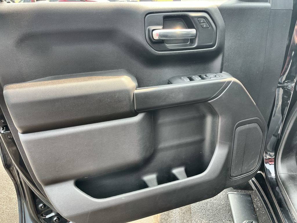 Used 2023 Chevrolet Silverado 1500 Custom AWD/4WD image 21