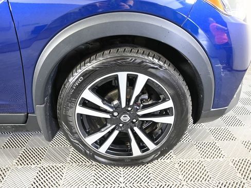 Used 2018 Nissan Kicks SV FWD image 11