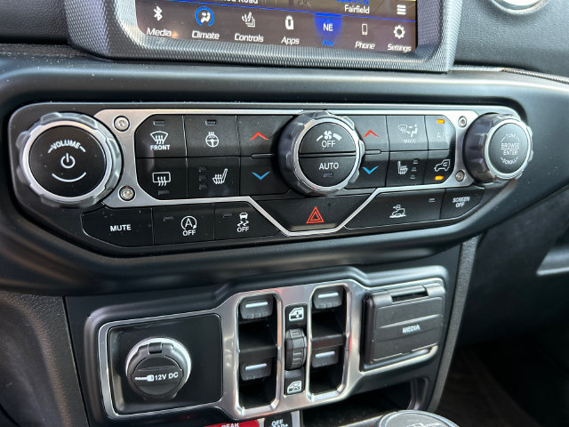 Used 2023 Jeep Gladiator Rubicon w/ Cold Weather Group AWD/4WD image 19
