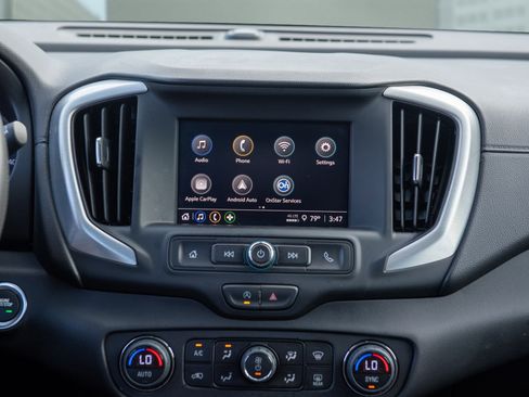 Used 2024 GMC Terrain SLE w/ Driver Convenience Package image 23