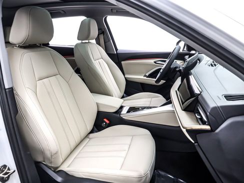 New 2025 Audi Q5 Premium image 7