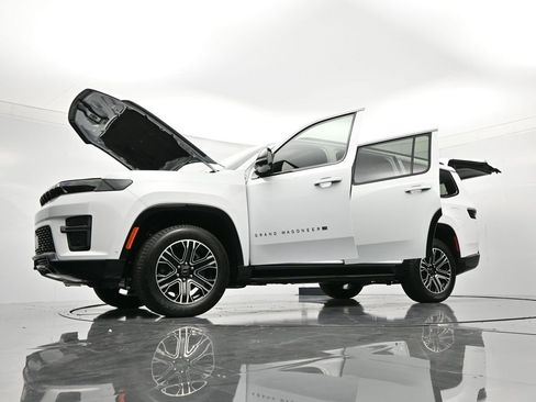 New 2026 Jeep Grand Wagoneer 4WD w/ Premium Group I image 49