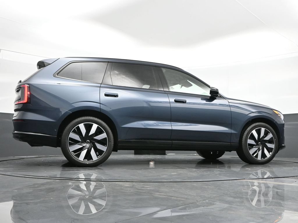 Used 2025 Volvo EX90 Ultra AWD/4WD image 40