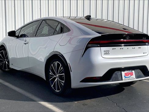 Used 2024 Toyota Prius XLE image 10