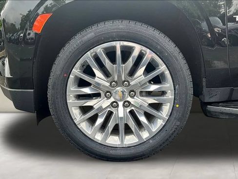 Used 2023 Chevrolet Tahoe LT w/ Luxury Package AWD/4WD image 32