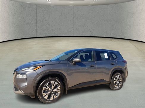 Used 2022 Nissan Rogue SV image 9