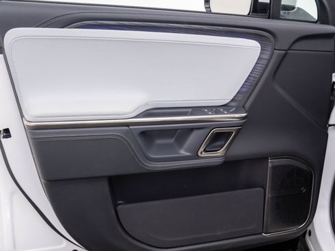 Used 2024 Rivian R1S Adventure image 12