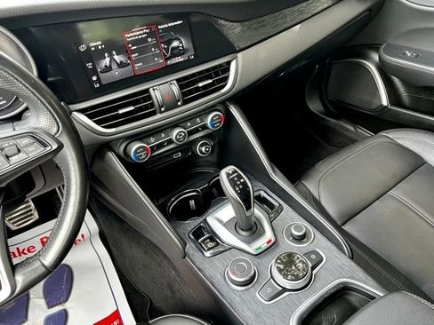 Used 2022 Alfa Romeo Giulia Sprint image 40