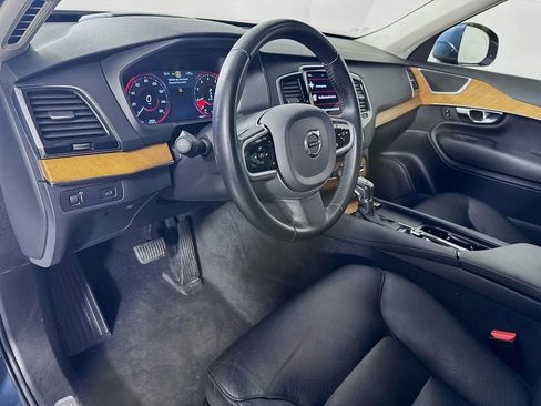 Used 2022 Volvo XC90 T6 Momentum w/ Advanced Package image 9