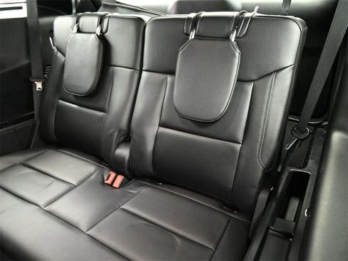 Used 2023 Ford Explorer Limited image 19