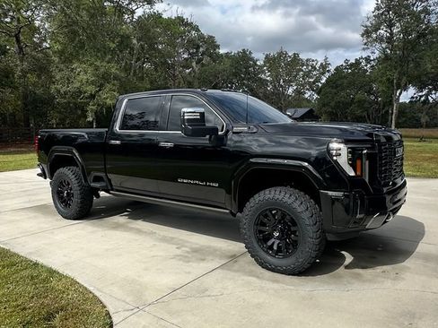 Used 2024 GMC Sierra 2500 Denali Ultimate w/ LPO, GMC Protection Package AWD/4WD image 1