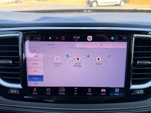 Used 2023 Chrysler Pacifica Limited FWD image 35