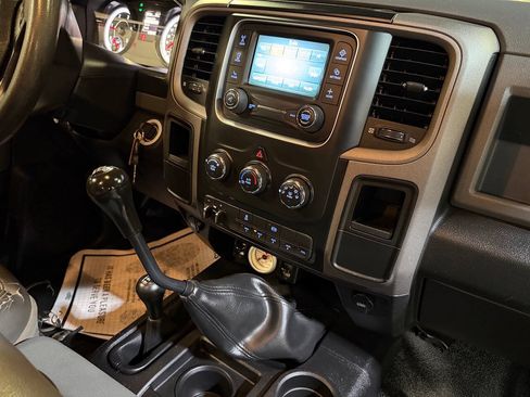 Used 2017 RAM 3500 Tradesman w/ Chrome Appearance Group AWD/4WD image 40