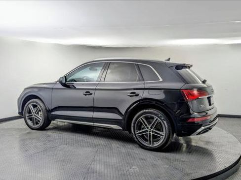 Used 2021 Audi Q5 e Premium Plus w/ Premium Plus Package image 6