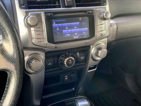 Used 2014 Toyota 4Runner SR5 Premium image 6