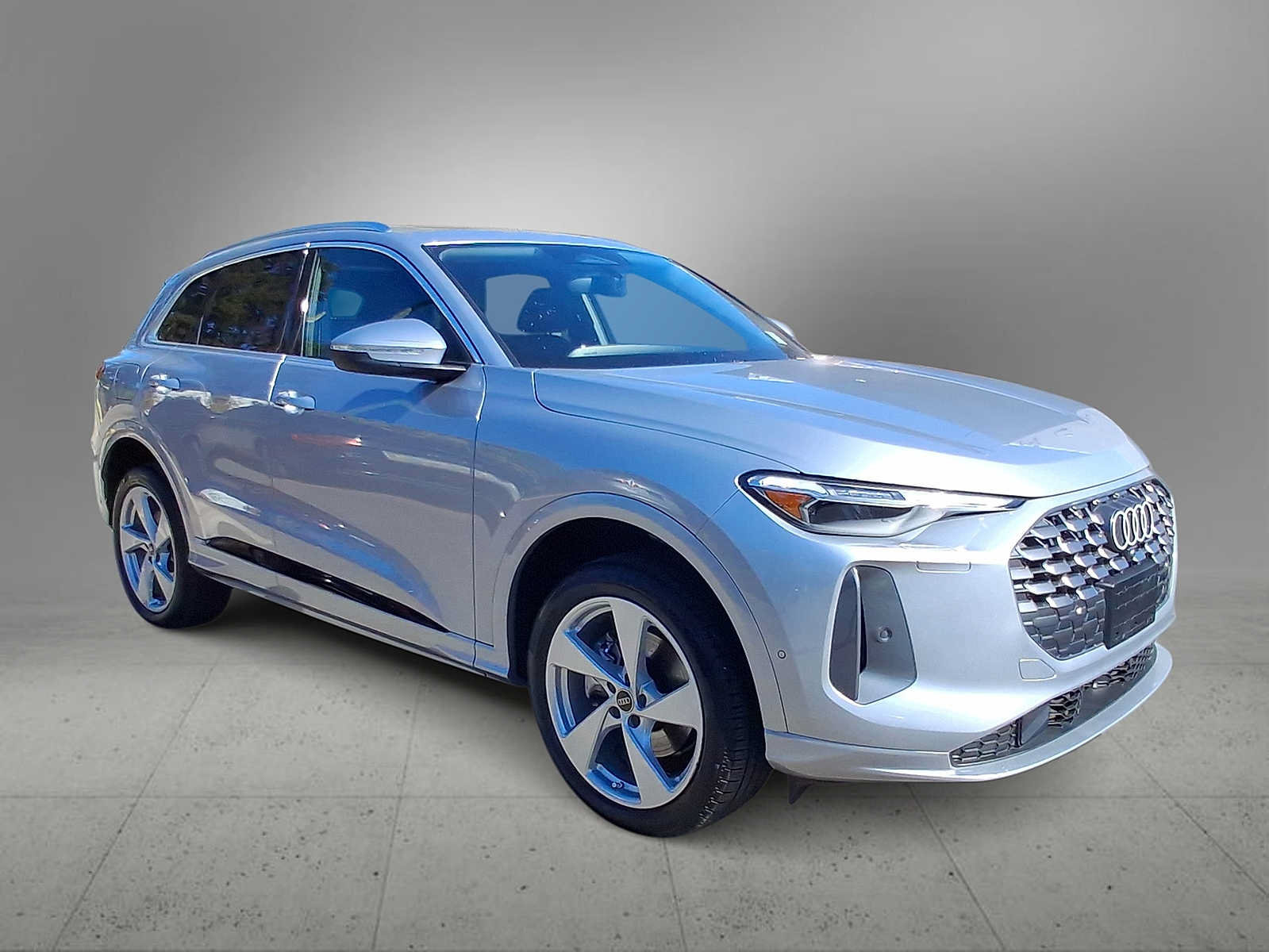Used 2026 Audi Q5 Premium Plus AWD/4WD image 2