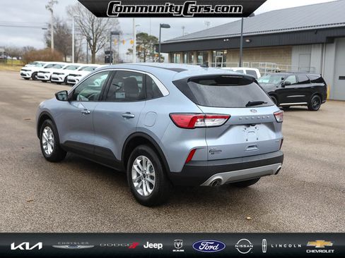 Used 2022 Ford Escape SE image 5