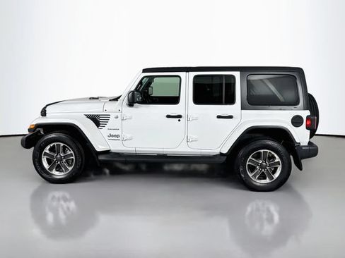 Used 2019 Jeep Wrangler Unlimited Sahara AWD/4WD image 11