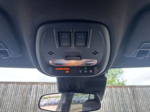 Used 2026 Chevrolet Trax RS w/ Sunroof Package image 23