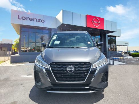 New 2025 Nissan Kicks Play S image 2