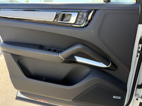 Certified 2022 Porsche Cayenne Turbo S image 26