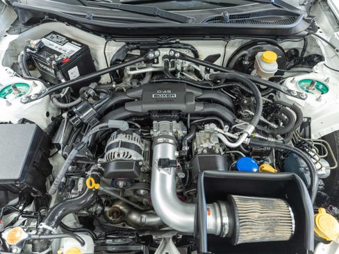 Used 2018 Toyota 86 RWD image 12