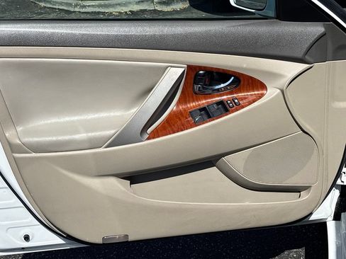 Used 2009 Toyota Camry XLE FWD image 22
