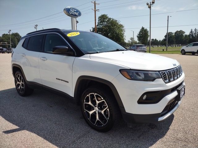 Used 2024 Jeep Compass Limited AWD/4WD image 7