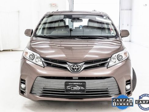 Used 2020 Toyota Sienna XLE Premium image 9