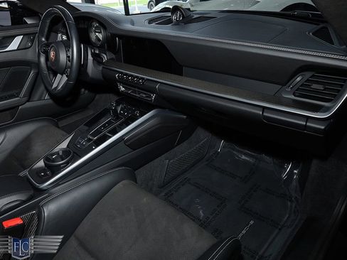 Used 2022 Porsche 911 Turbo S image 19