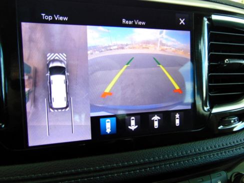 Used 2018 Chrysler Pacifica Limited w/ Tire & Wheel Group image 29