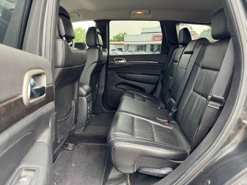 Used 2011 Jeep Grand Cherokee Laredo AWD/4WD image 16