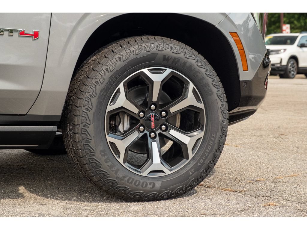 New 2026 GMC Yukon XL AT4 w/ AT4 Premium Plus Package AWD/4WD image 10