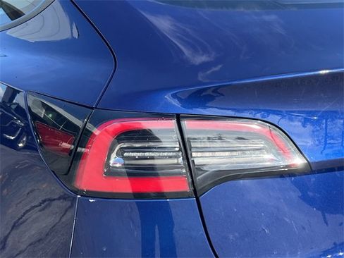Used 2022 Tesla Model 3 Standard Range image 22