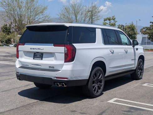 New 2026 GMC Yukon XL Denali w/ Sun & Power Step Package AWD/4WD image 4